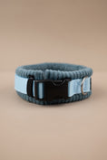 Bild in Galerie-Betrachter laden, Halsband "Soft Summer Breeze" - Eisblau mit petrol Cord
