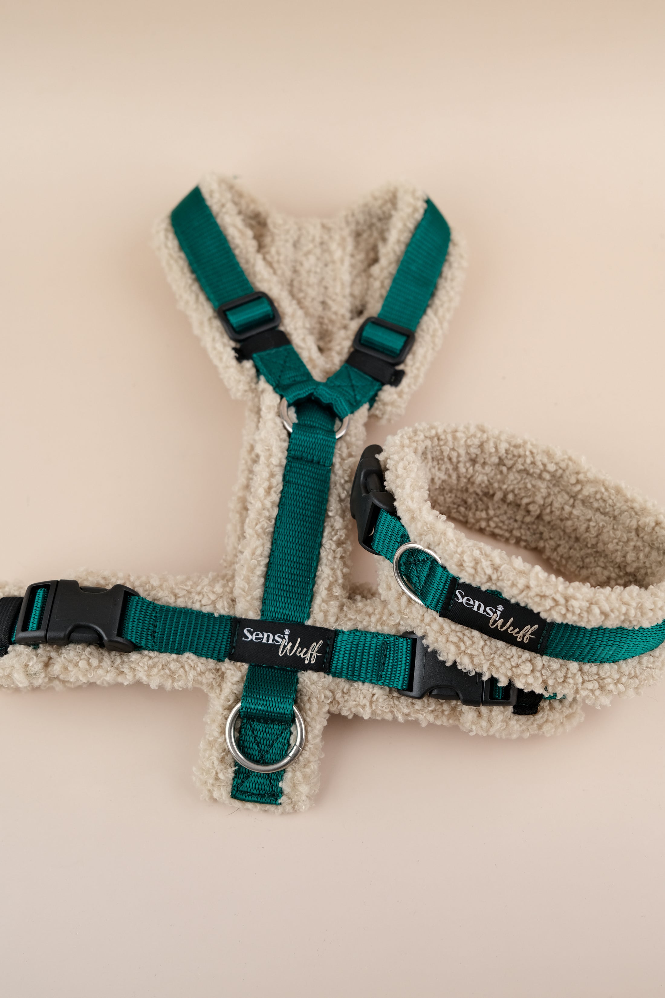 Halsband "Cozy Wintertime" - Tannengrün mit Teddy