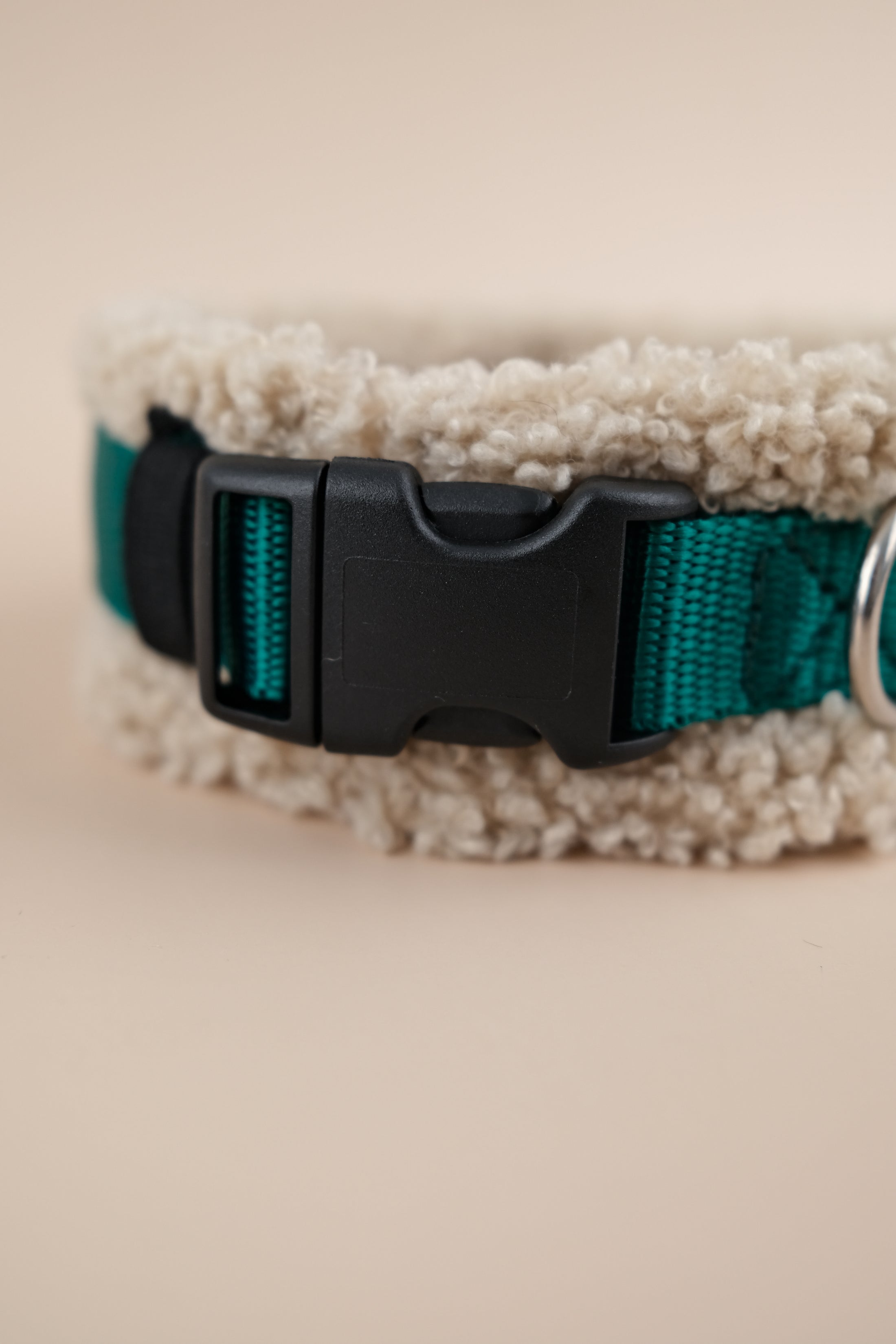 Halsband "Cozy Wintertime" - Tannengrün mit Teddy