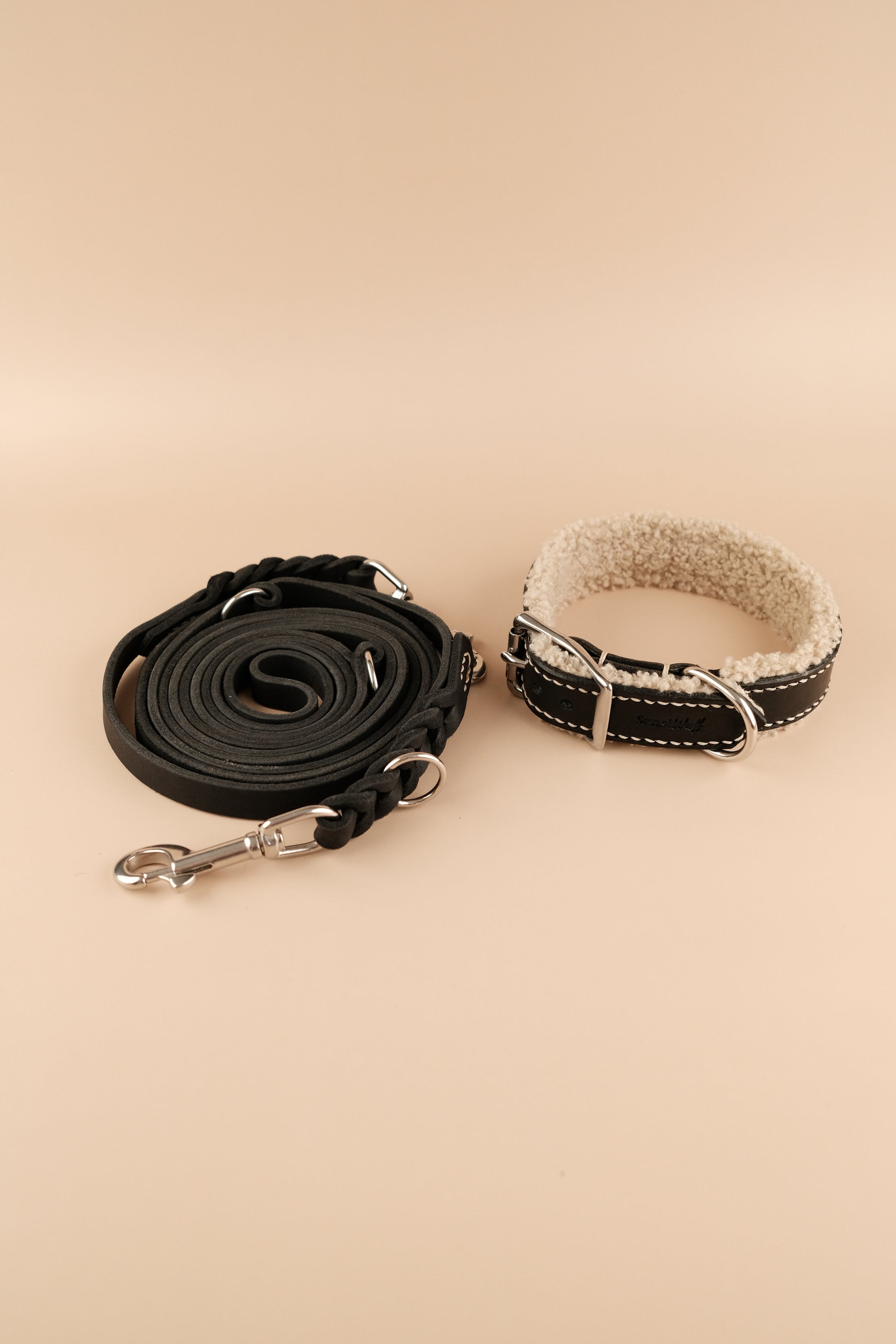 Halsband "Cozy Wintertime" Schwarz Leder mit Teddy